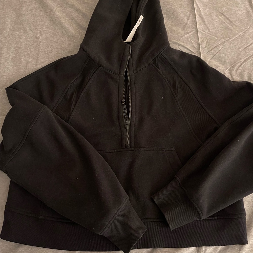 Lululemon scuba half zip with hood M/L